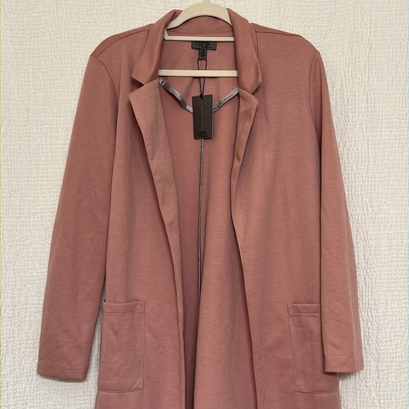 One By Chapter One Women’s Light Pink Coat. - Picture 4 of 8
